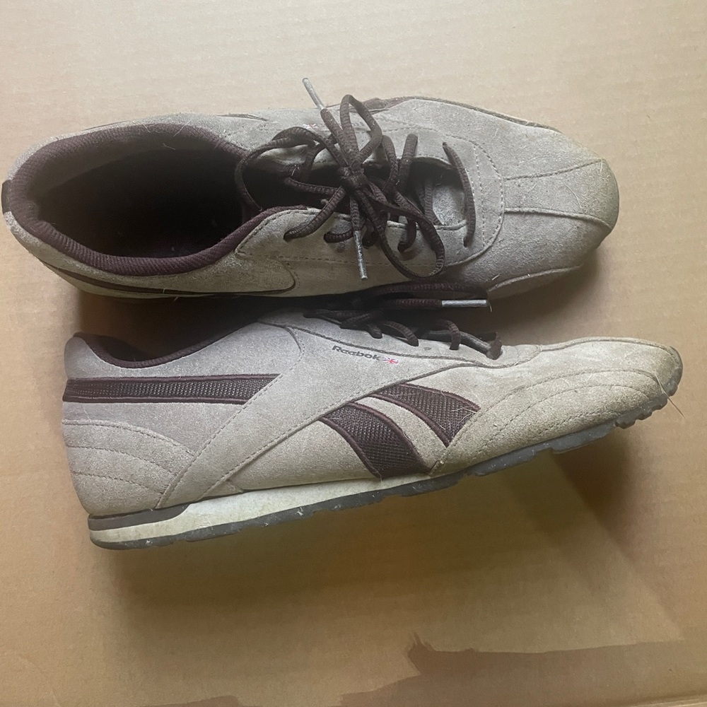 Vintage Reebok Men's brown 80’s sneakers. Some wear but overall good condition